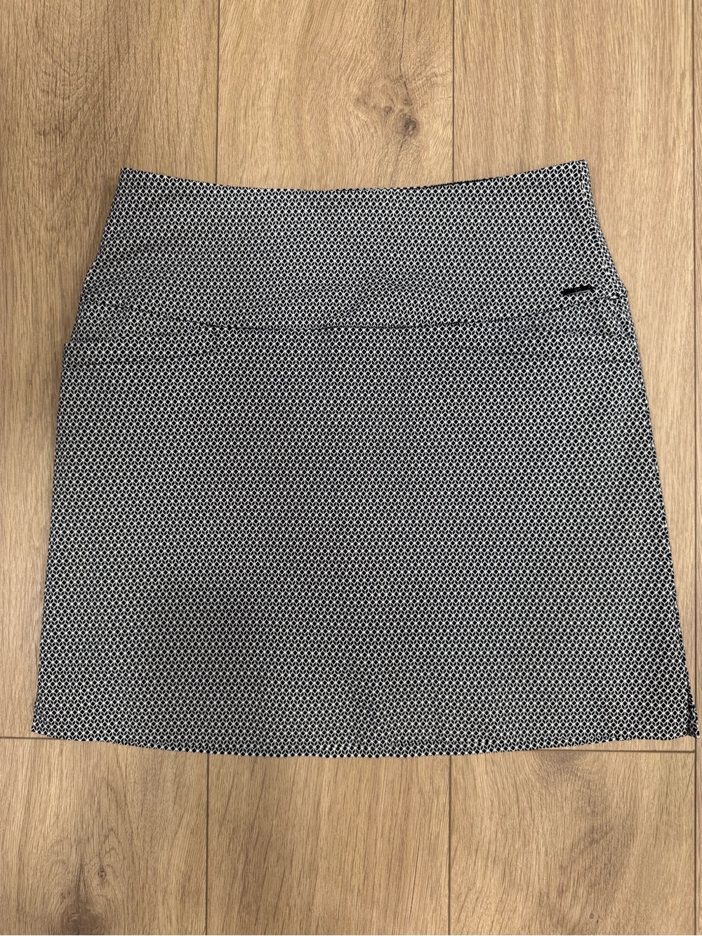 S.C. & Co. Black White Geometric Skort Built In Shorts Size M